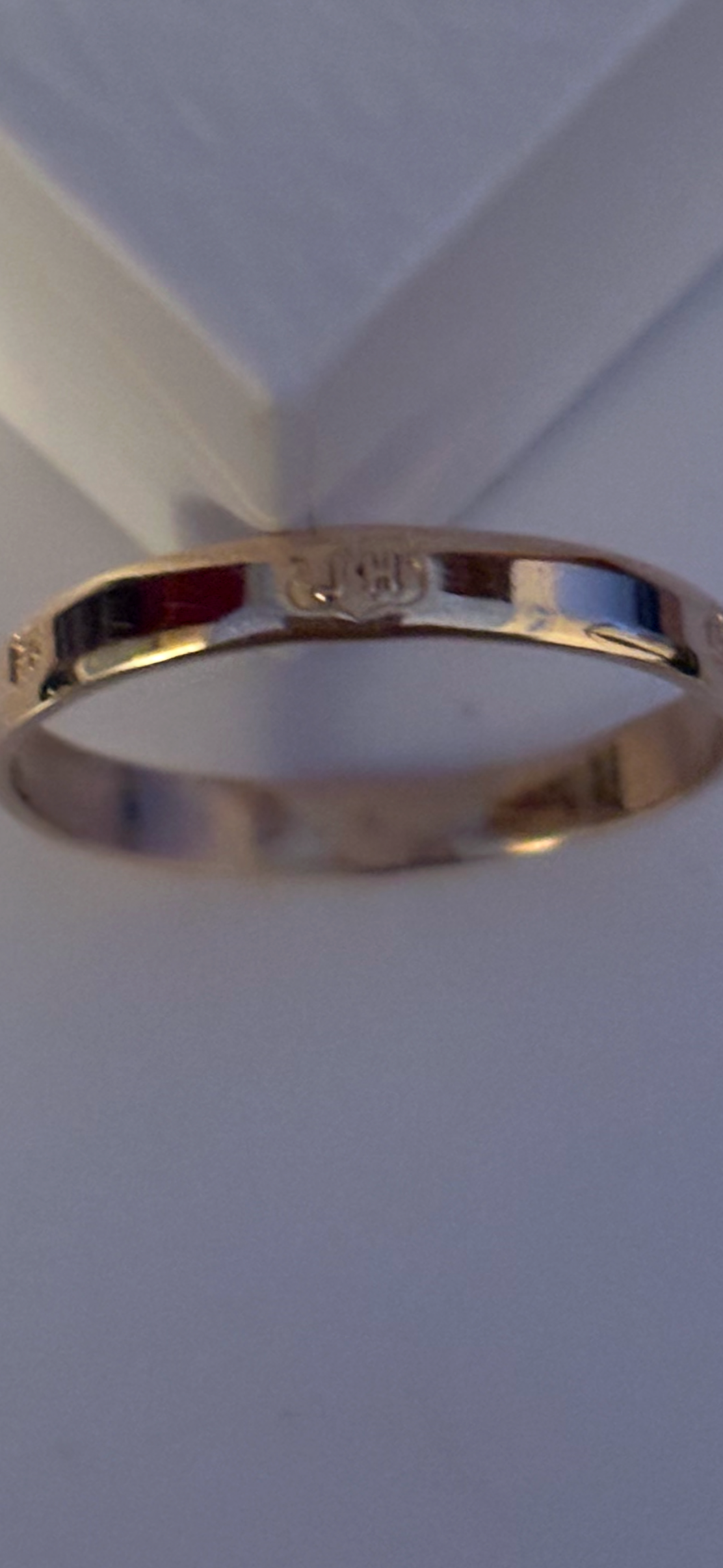 9ct Solid Gold Ring Hallmarked on the outside Handmade