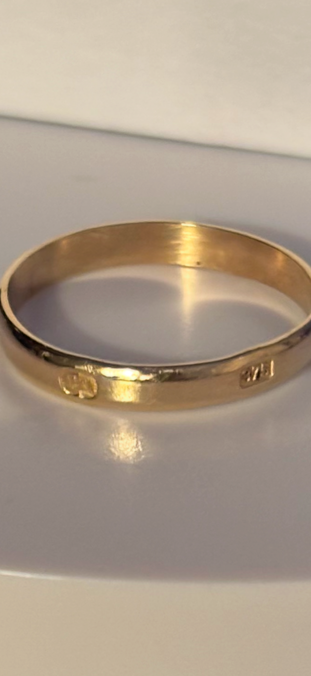 9ct Solid Gold Ring Hallmarked on the outside Handmade