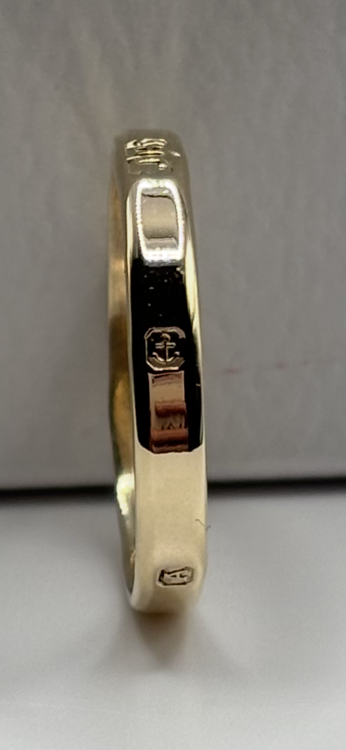 9ct Solid Gold Ring Hallmarked on the outside Handmade