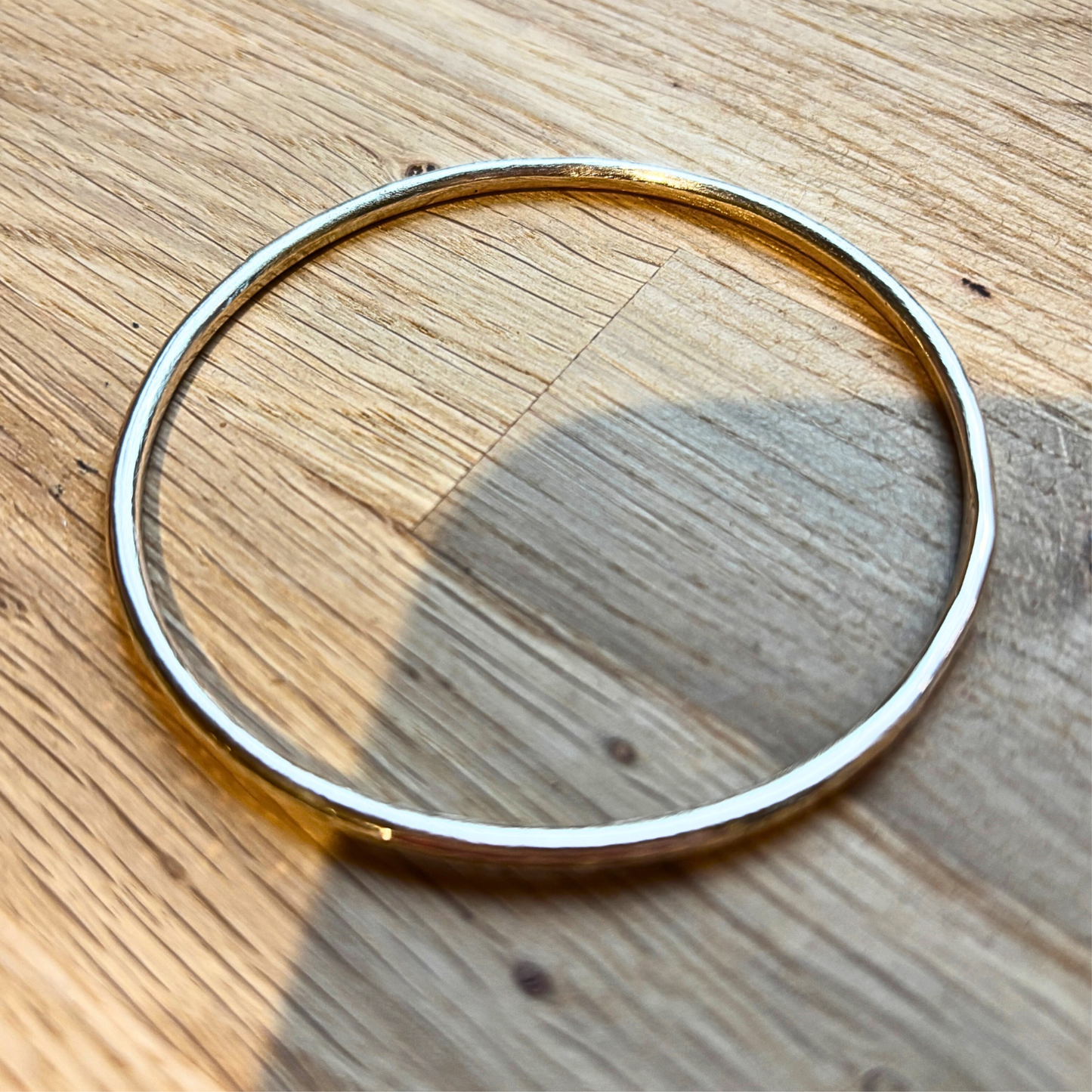 9ct Solid Gold Bangle Handmade Heavy 3mm 14grams Hammered design