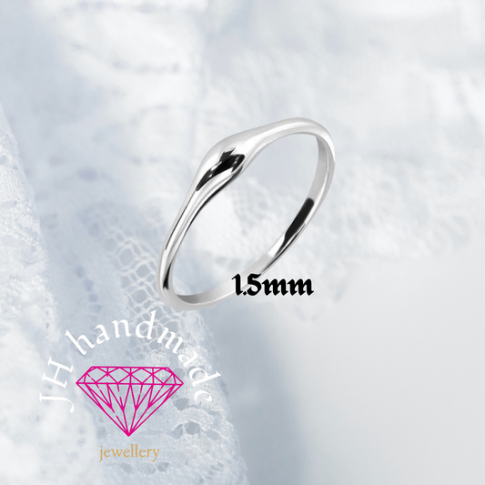 Solid silver Pebble Ring 1.5mm Band