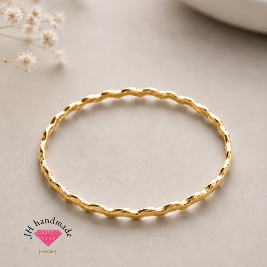 9ct Solid Gold Wave Bangle 4mm Heavy 20 to 24grams Hallmarked