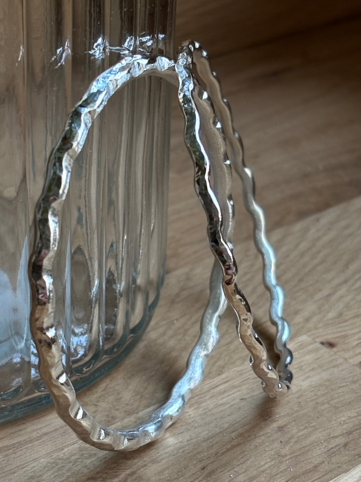 9ct Solid Gold Wave Bangle 4mm Heavy 20 to 24grams Hallmarked 3mm